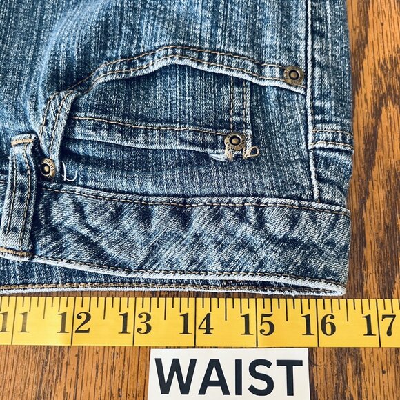 St. John's Bay Women's Cropped Jeans Size 12 Stretch Straight Leg Blue Mid Rise - Picture 6 of 9